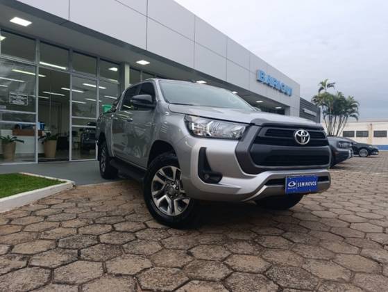 TOYOTA HILUX 2.8 D-4D TURBO DIESEL CD SR 4X4 AUTOMÁTICO TOYOTA HILUX 2.8 D-4D TURBO DIESEL CD SR 4X4 AUTOMÁTICO